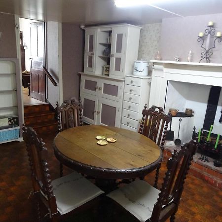 Charming French Cottage-Gite In The Heart Of Quiet Gorron Экстерьер фото