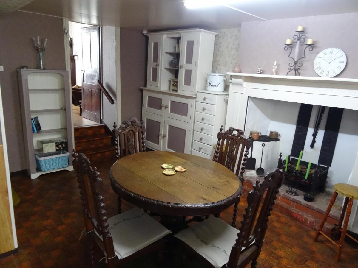 Charming French Cottage-Gite In The Heart Of Quiet Gorron Экстерьер фото