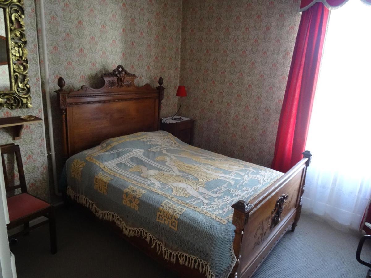 Charming French Cottage-Gite In The Heart Of Quiet Gorron Экстерьер фото