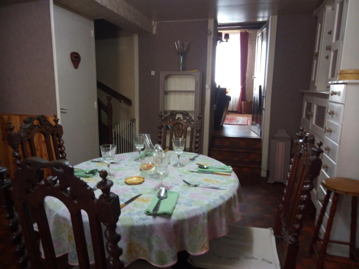 Charming French Cottage-Gite In The Heart Of Quiet Gorron Экстерьер фото